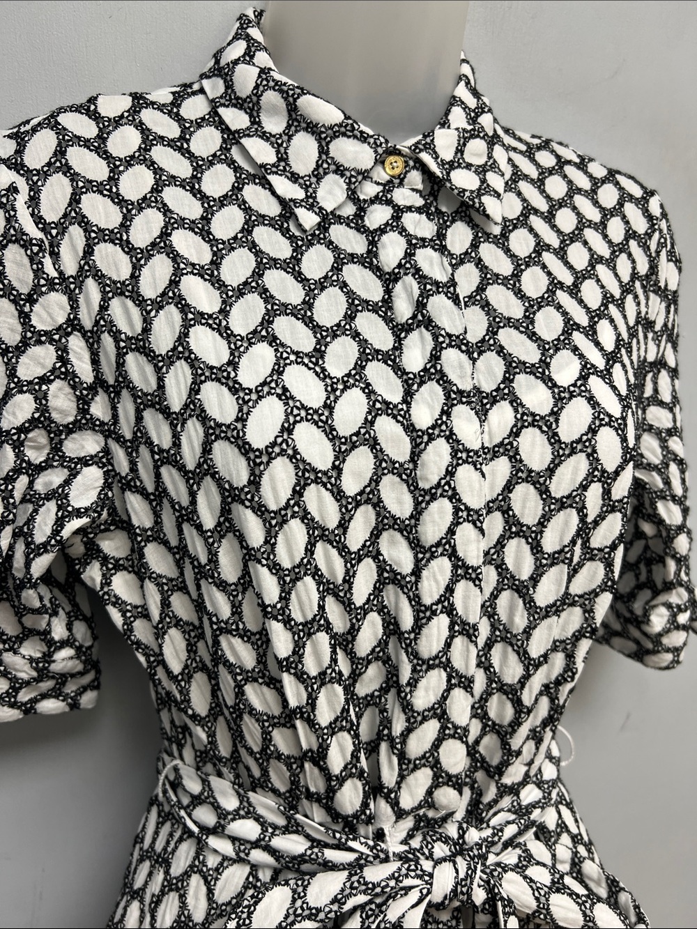 Calvin Klein Eyelet Shirt Dress Size 10 Black & White Belted Cotton Dress - Picture 3 of 13
